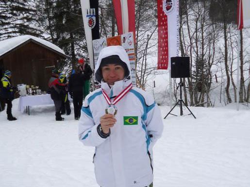 A paulista de Mogi Mirim ganhou o bronze no Ski Cross Country, na categoria acima de 21 anos, durante a Copa da Áustria, realizada na cidade de Rosenau / Foto: Divulgação